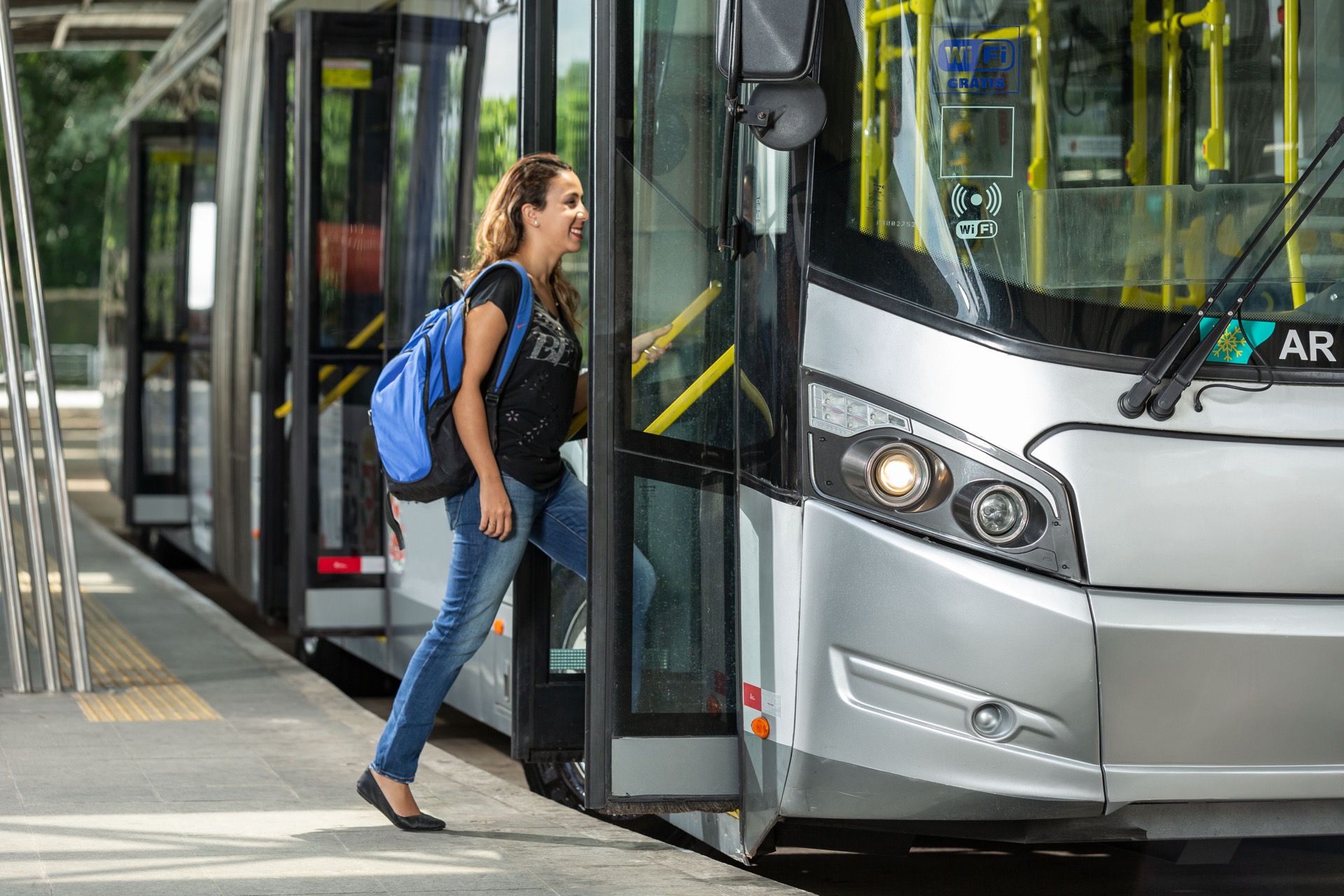 Public transportation fleet with KDS real-time tracking